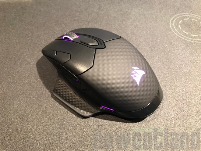 CES 2018 : Corsair nous montre une nouvelle souris gaming sans fil DARK  CORE RGB qui peut être compatible avec la charge QI