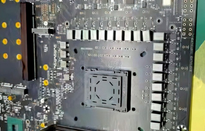 Une toute première carte mère Intel Z690 à destination des futurs Alder  Lake-S prise en photo