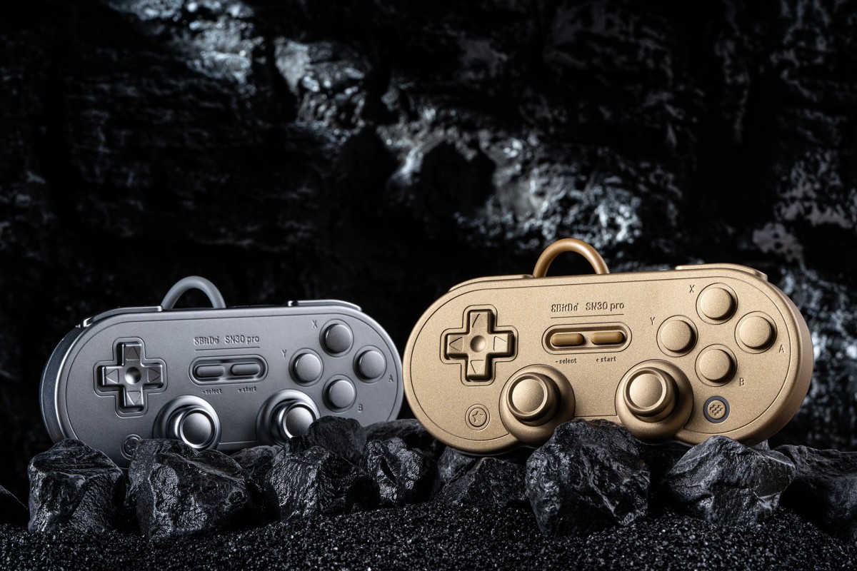 Pour ses 11 ans, 8BitDo craque avec des manettes SN30 Pro en métal