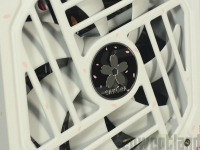 Cliquez pour agrandir SEASONIC VERTEX GX-1000 Sakura Edition : Japan Style