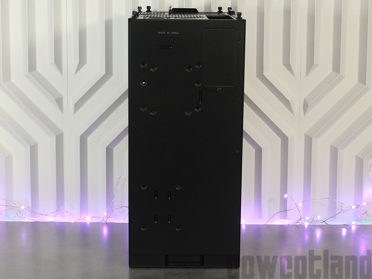 Image 67554, galerie Silverstone SUGO 17 : Le boitier ITX qui accueille du Micro ATX