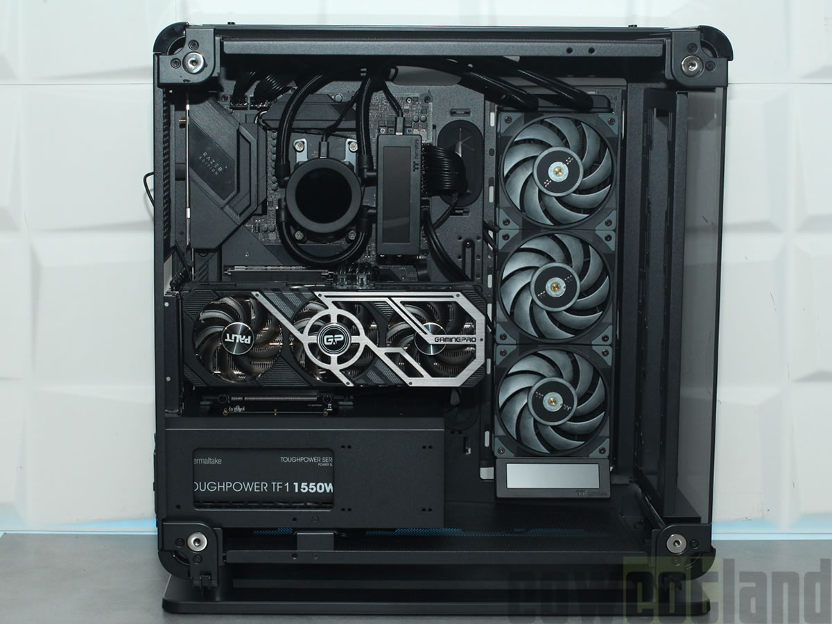 Image 49991, galerie THERMALTAKE CORE P6 TG : Un crin ouvert ou ferm pour ton PC