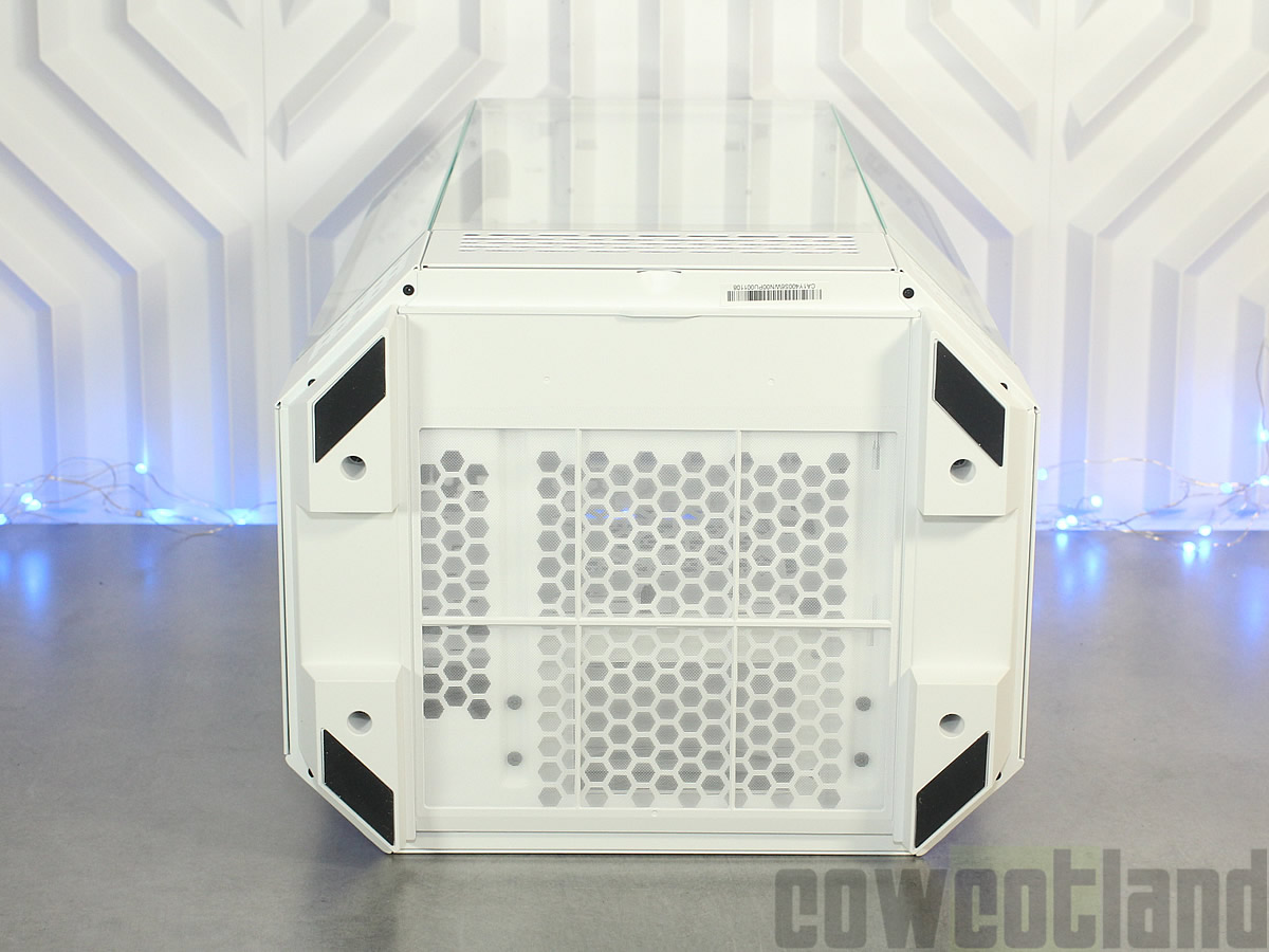 Image 67600, galerie Test boitier Thermaltake The Tower 300 : The best Micro-ATX ?